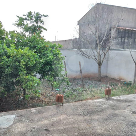 Sobrado em construção no Jardim de Cresci .