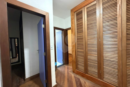 Casa à venda com 4 quartos, sendo 2 suítes, em Ogiva, Cabo Frio, RJ