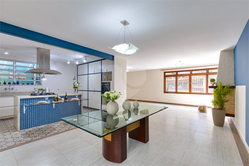 Casa Térrea à venda com 4 quartos, sendo 2 suítes, em Alto da Boa Vista, São Paulo, SP