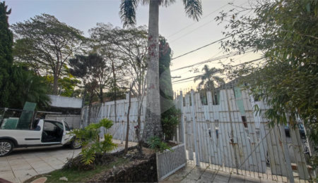 Casa Térrea à venda com 5 quartos, sendo 2 suítes, em Chácara Monte Alegre, São Paulo, SP