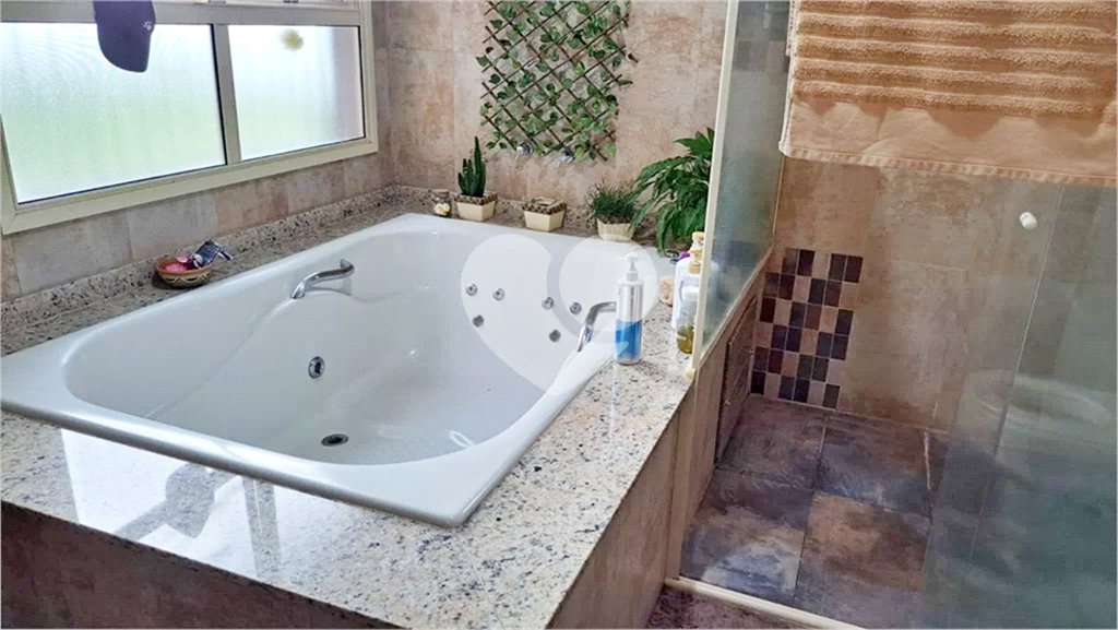 Casa à venda com 8 quartos, sendo 4 suítes, em Roseira, Mairiporã, SP
