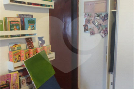 Sobrado à venda com 6 quartos, sendo 1 suíte, em Vila Acoreana, Poá, SP