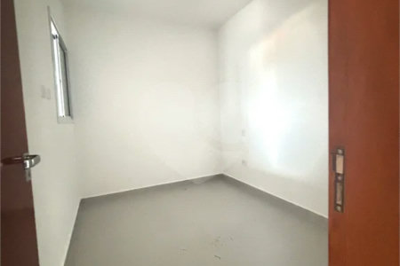 Casa à venda com 2 quartos, sendo 1 suíte, no condomínio Maracujas, São Paulo - SP