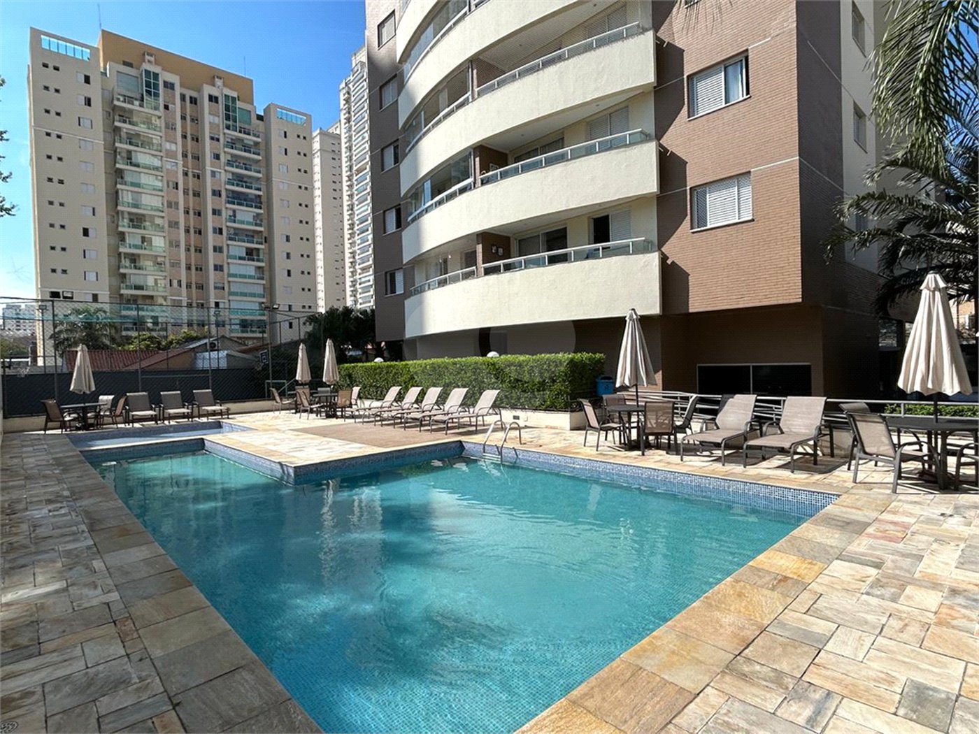 Apartamento à venda com 2 quartos, sendo 1 suíte,  em Vila Romana, São Paulo, SP
