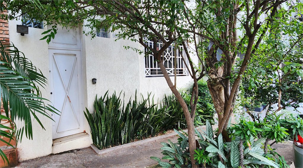 Sobrado à venda com 3 quartos, sendo 1 suíte, em Vila Mariana, São Paulo, SP