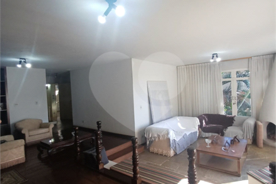 Sobrado à venda com 5 suítes em Vila Albertina, São Paulo, SP