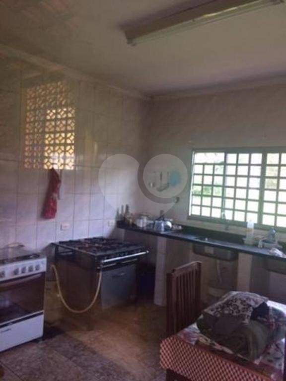 Casa à venda com 6 quartos, sendo 4 suítes, no condomínio Cond Riacho Fundo, Araçoiaba da Serra - SP