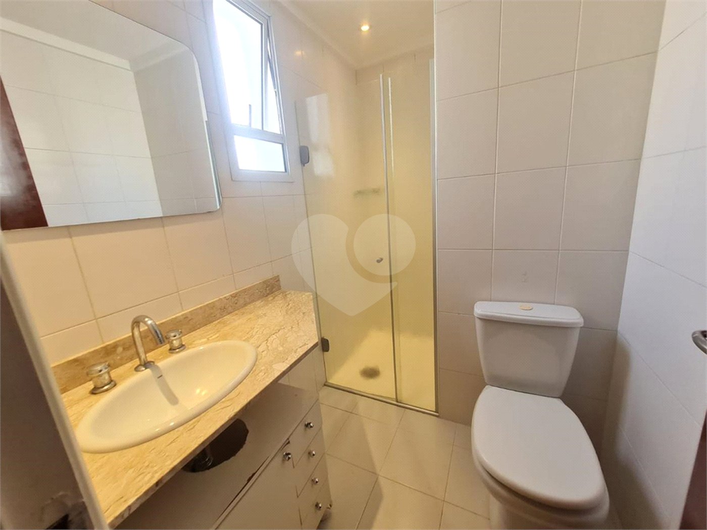 Casa à venda com 3 quartos, sendo 1 suíte, no condomínio Jardim Itatinga II, São Paulo - SP