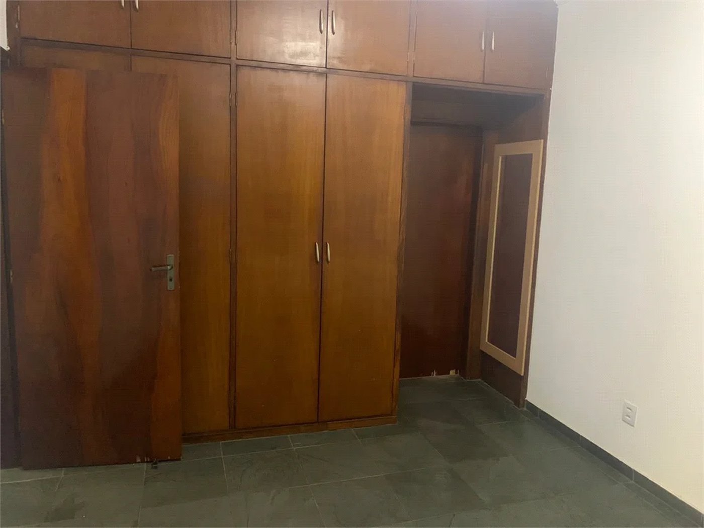 Casa à venda com 4 quartos, sendo 3 suítes, em Jardim Alvorada (zona Oeste), São Paulo, SP