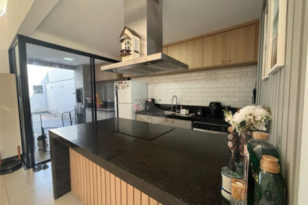Casa à venda com 3 quartos, sendo 1 suíte, no condomínio Jardim, Sorocaba - SP