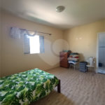 Casa à venda com 4 quartos, sendo 1 suíte, no condomínio Shangri-la, Atibaia - SP