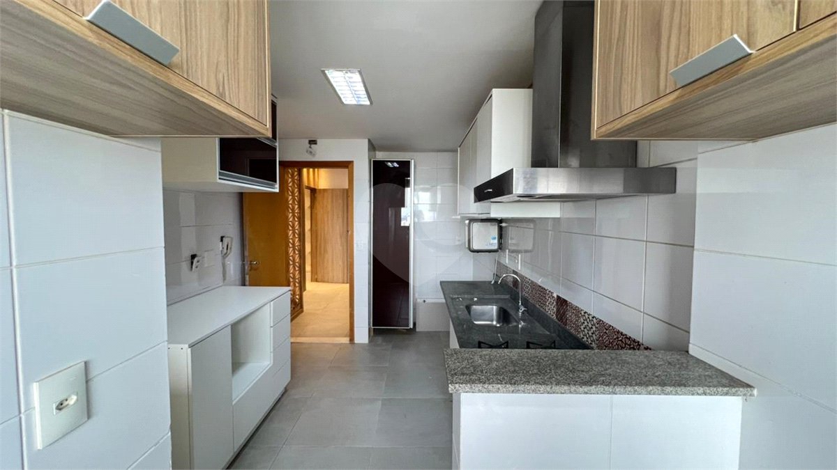 Apartamento à venda com 3 quartos, sendo 1 suíte, no Centro-norte, Cuiabá, MT
