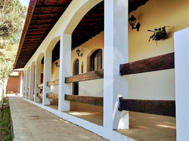 Chácara à venda com 4 quartos em Pirucaia, Mairiporã, SP