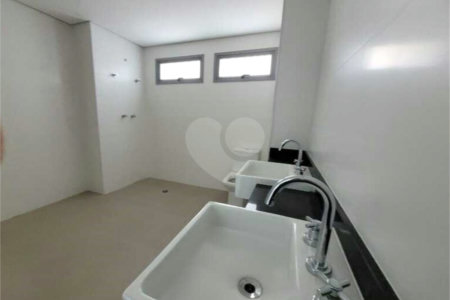 Apartamento à venda com 3 suítes em Água Branca, São Paulo, SP