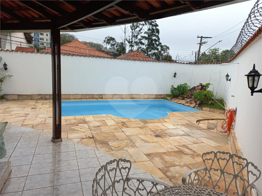 Sobrado à venda ou para alugar com 4 quartos, sendo 1 suíte,  em Barro Branco (zona Norte), São Paulo, SP