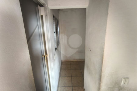 Casa à venda ou para alugar com 5 quartos, sendo 1 suíte,  em Parque Independência, São Paulo, SP