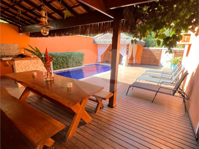 Casa à venda com 4 quartos, sendo 2 suítes,  em Barra Velha, Ilhabela, SP