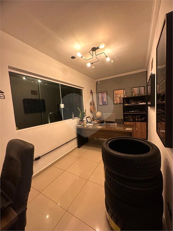 Sobrado à venda com 4 quartos em Jardim Luciana, Itaquaquecetuba, SP