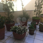 Casa à venda com 5 quartos, sendo 4 suítes, no condomínio Jardim Vitória Régia, São Paulo - SP