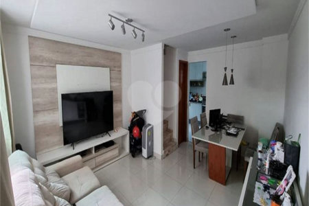 Casa à venda com 3 quartos, sendo 1 suíte, no condomínio Parque Vitória, São Paulo - SP