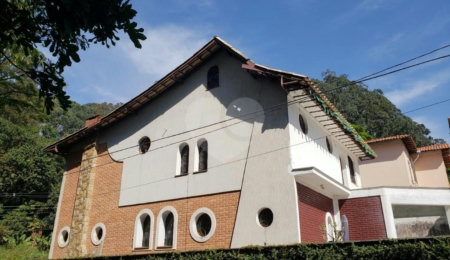 Sobrado à venda com 4 quartos, sendo 1 suíte,  em Jardim Floresta, São Paulo, SP