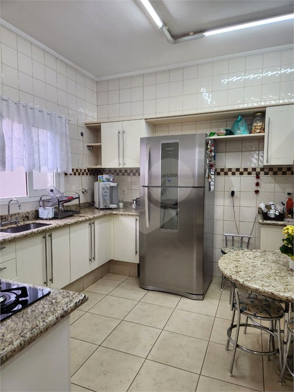 Sobrado à venda com 3 quartos, sendo 1 suíte, em Jardim Vale das Rosas, Araraquara, SP