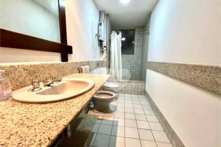 Apartamento à venda com 3 quartos, sendo 1 suíte,  em Lagoa, Rio de Janeiro, RJ
