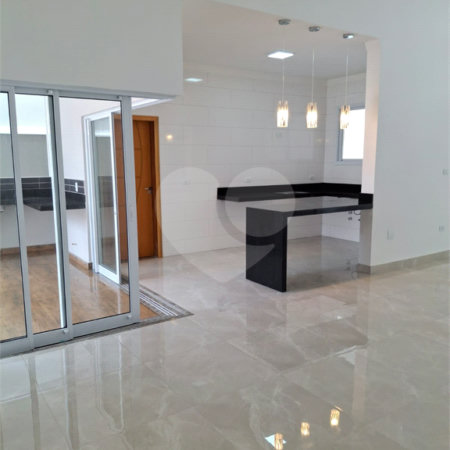Casa à venda com 3 quartos, sendo 1 suíte, no condomínio Costa das Areias, Salto - SP