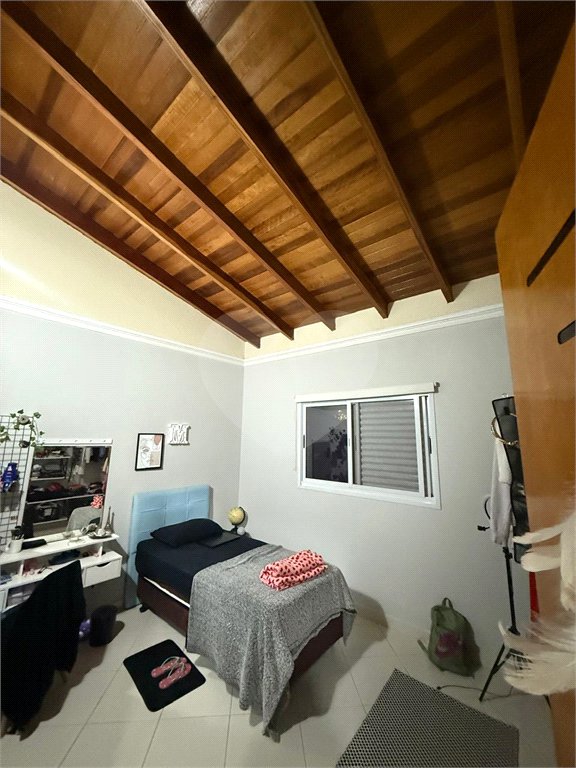 Sobrado à venda com 6 quartos, sendo 2 suítes, em Vila Áurea, Poá, SP