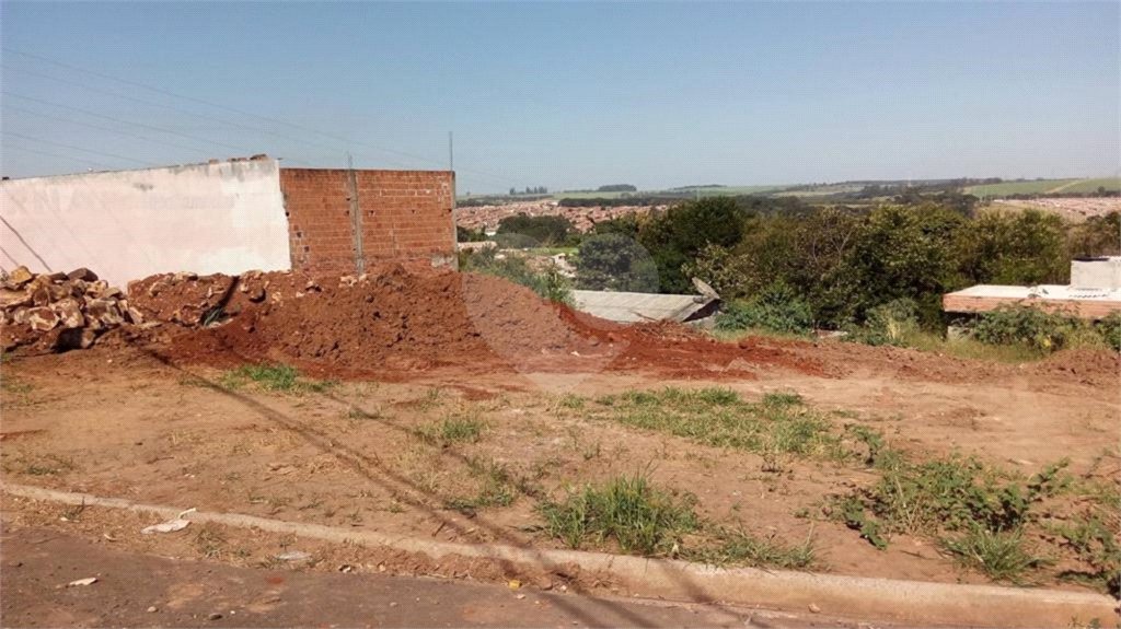 Terreno com 404,00 m² de área