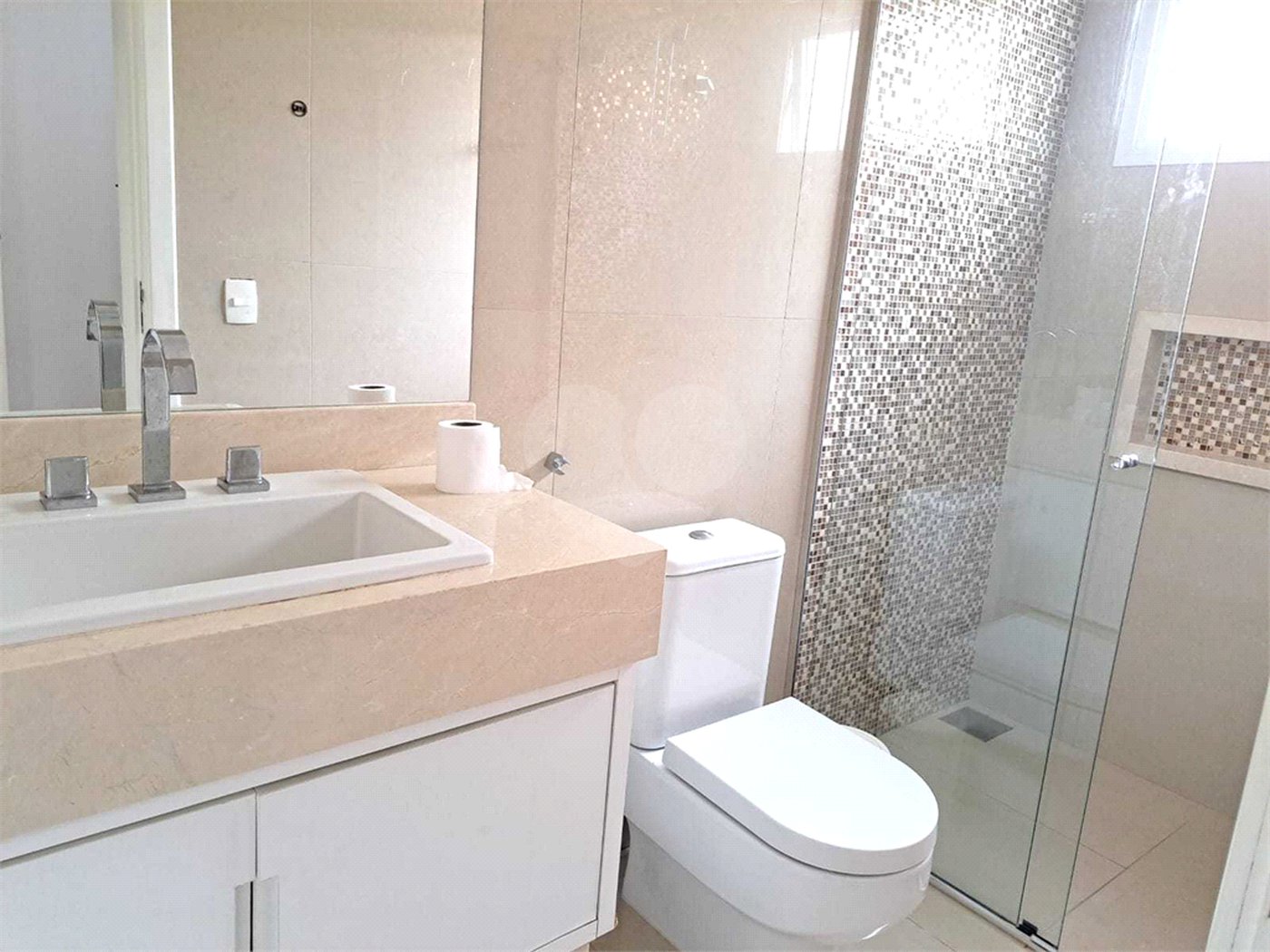 Casa à venda com 3 quartos, sendo 1 suíte, no condomínio Terra Nobre, Indaiatuba - SP