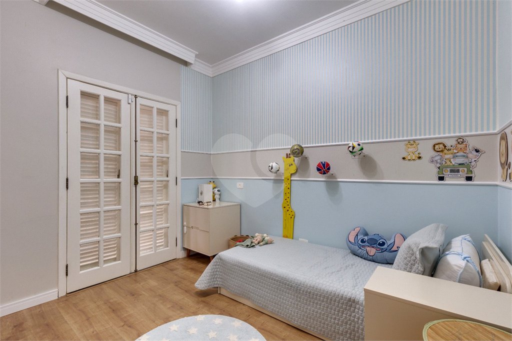 Casa à venda com 5 quartos, sendo 3 suítes, em Alto da Boa Vista, São Paulo, SP