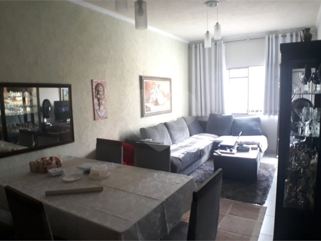 Casa Térrea à venda com 4 quartos, sendo 1 suíte,  em Vila Romero, São Paulo, SP