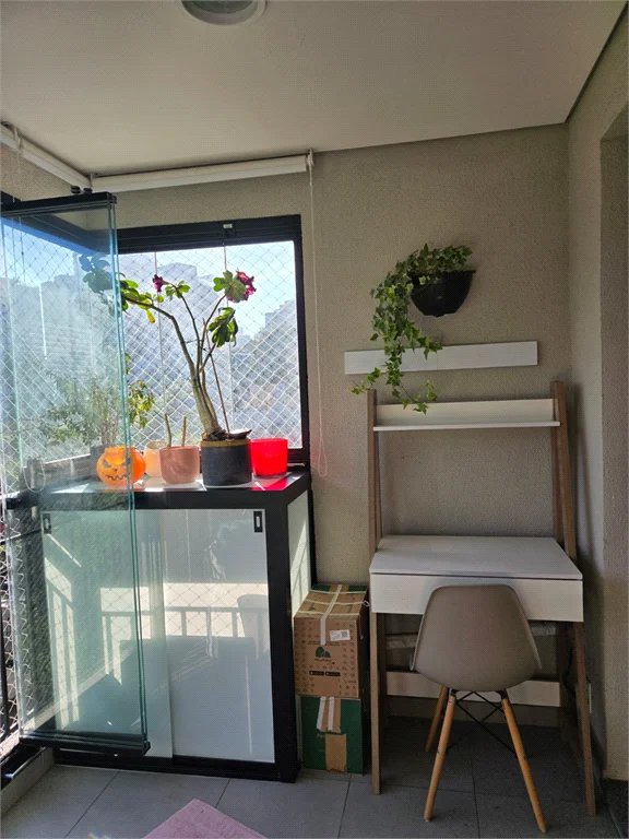 Apartamento à venda com 2 quartos, sendo 1 suíte,  em Vila Romana, São Paulo, SP