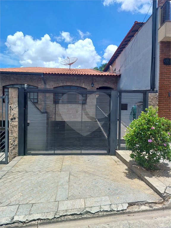 Sobrado à venda com 3 quartos, sendo 1 suíte,  em Jardim Pinheiros, São Paulo, SP