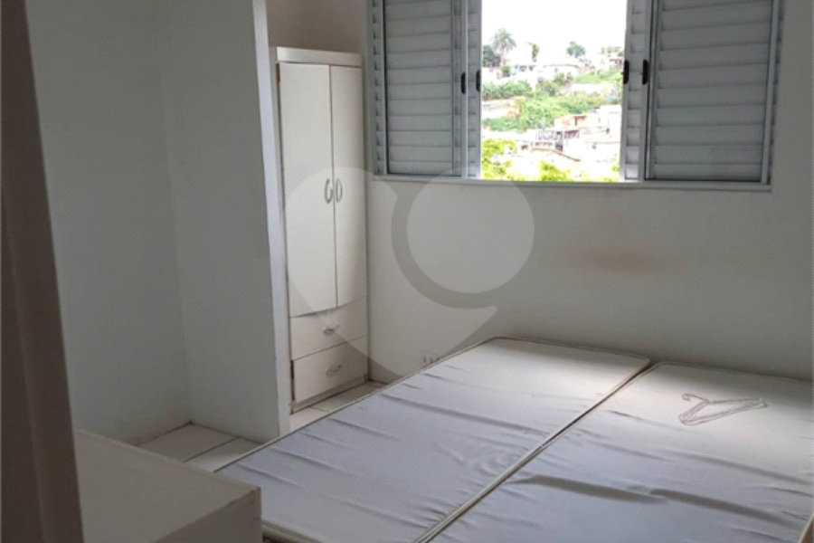 Casa à venda com 3 quartos, sendo 1 suíte, no condomínio Village St. Louis, São Paulo - SP