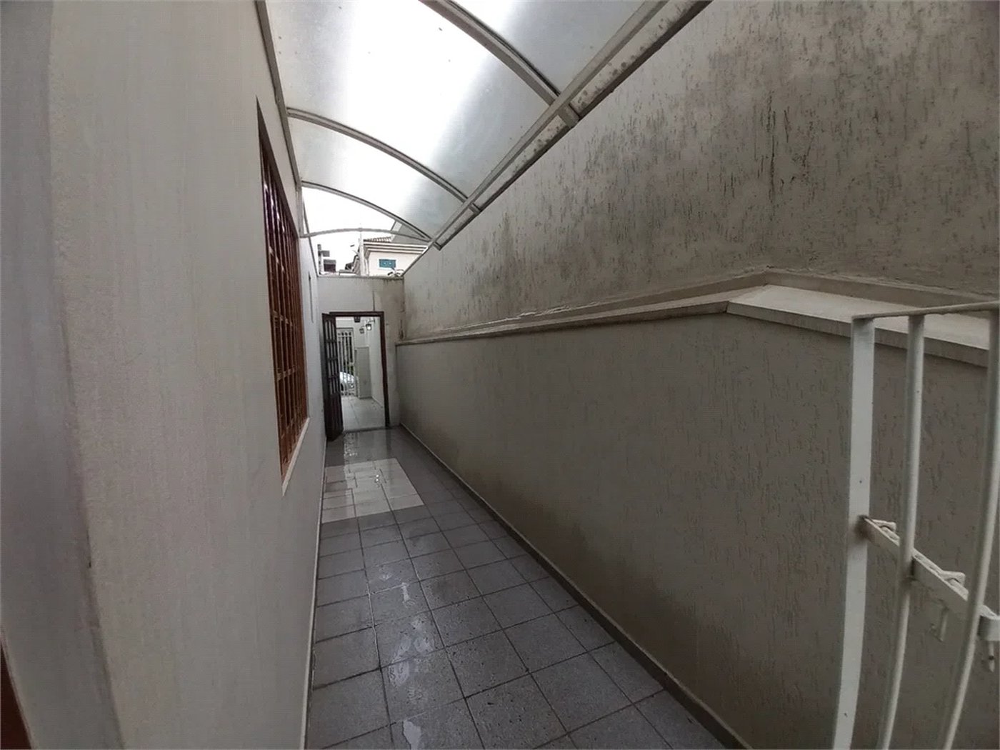 Sobrado à venda com 4 quartos, sendo 3 suítes,  em Cidade São Francisco, São Paulo, SP