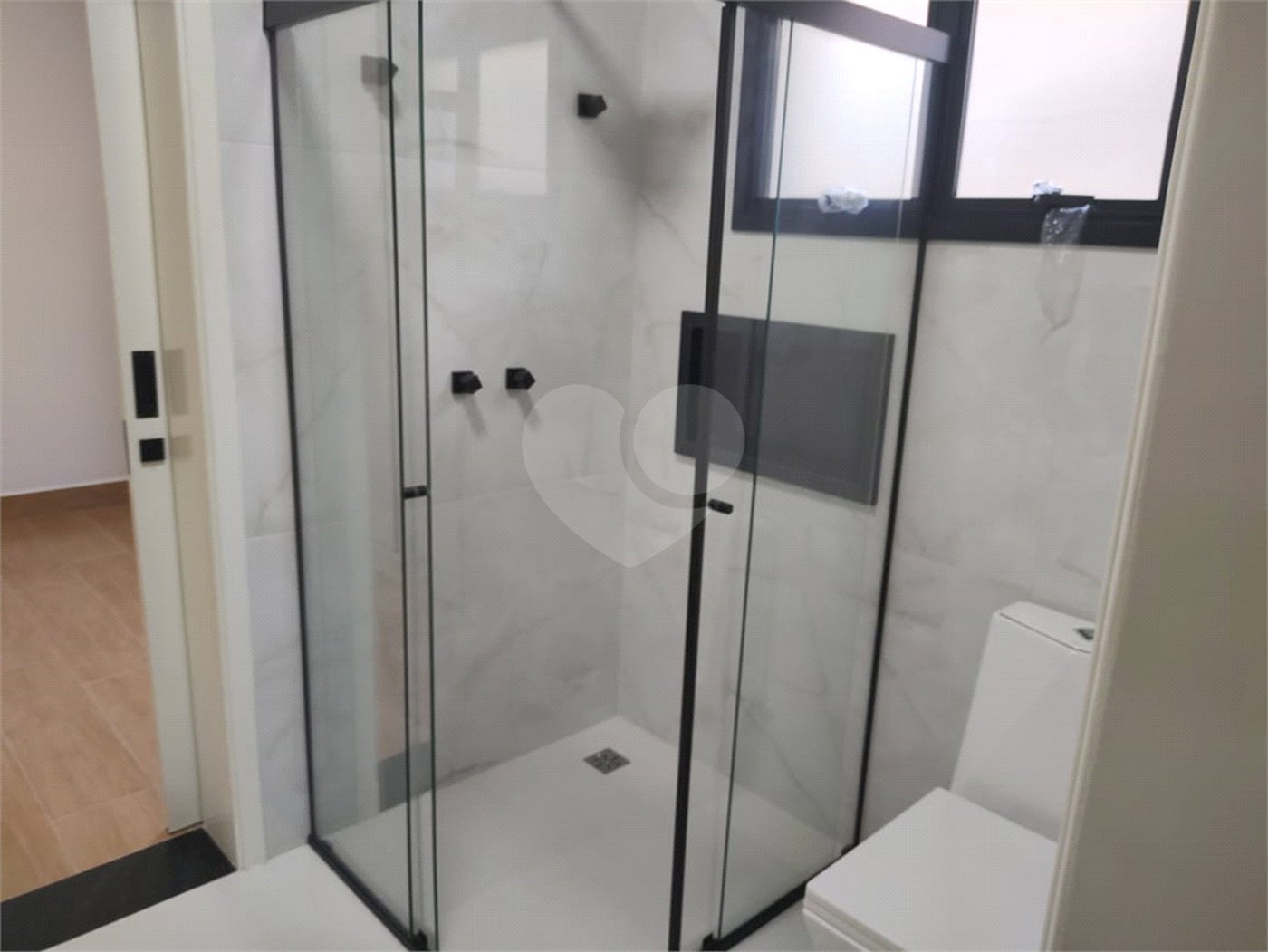Casa à venda com 3 quartos, sendo 1 suíte,  no condomínio Madre Maria Vilac, Valinhos - SP
