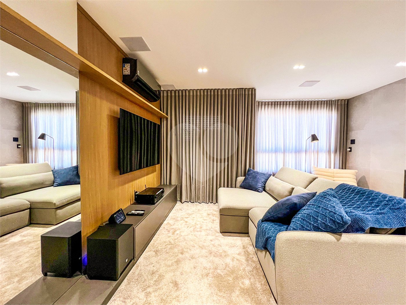 Apartamento à venda com 2 quartos, sendo 1 suíte,  em Despraiado, Cuiabá, MT