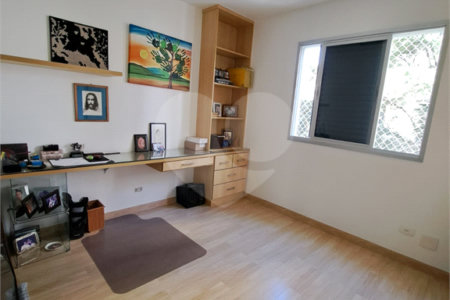 Apartamento à venda com 3 quartos, sendo 1 suíte, em Vila Uberabinha, São Paulo, SP