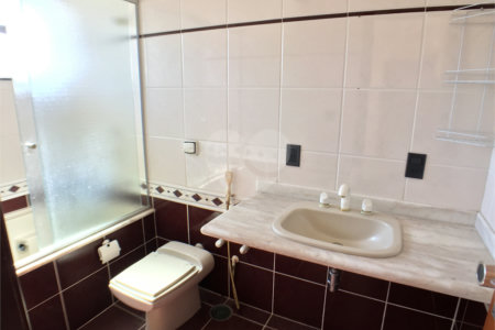 Casa à venda com 4 suítes no condomínio Estância Marambaia, Vinhedo - SP