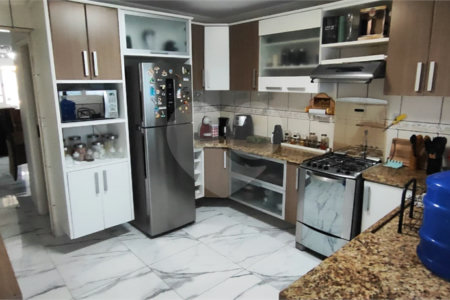 Casa à venda com 3 quartos, sendo 1 suíte,  em Chácara das Flores, Mogi das Cruzes, SP