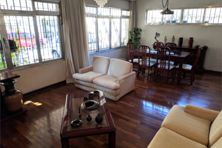 Sobrado à venda com 5 quartos, sendo 1 suíte,  em Vila Nova Conceição, São Paulo, SP
