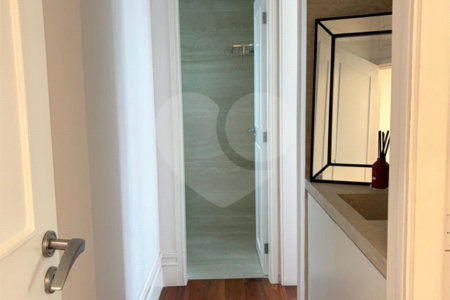 Apartamento à venda com 4 quartos, sendo 3 suítes, em Itaim Bibi, São Paulo, SP