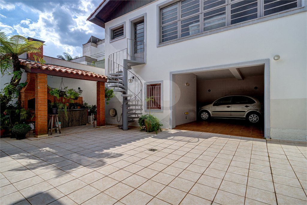 Casa à venda com 3 quartos, sendo 1 suíte, em Alto da Boa Vista, São Paulo, SP