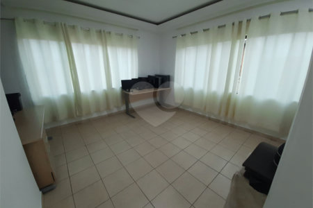 Casa à venda com 5 quartos, sendo 1 suíte, em Vila Lavínia, Mogi das Cruzes, SP