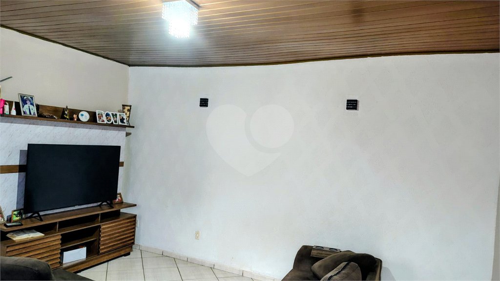 Casa à venda com 3 quartos, sendo 1 suíte, em Tupy, Itapetininga, SP