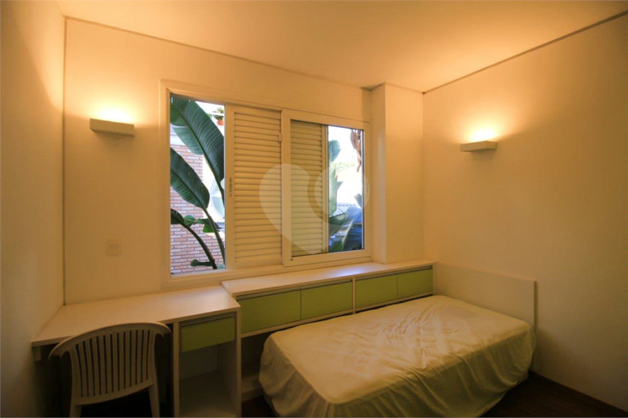Casa à venda ou para alugar com 5 quartos, sendo 3 suítes,  em Vila Madalena, São Paulo, SP