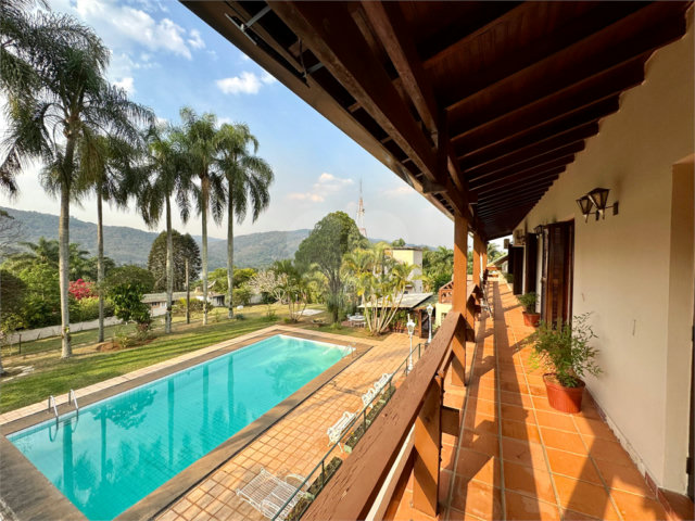 Casa à venda com 7 quartos, sendo 4 suítes,  no condomínio Campos de Mairiporã Gleba 1, Mairiporã - SP