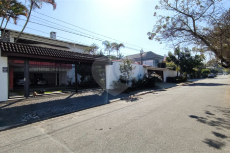 Sobrado à venda com 4 quartos, sendo 2 suítes, em Interlagos, São Paulo, SP